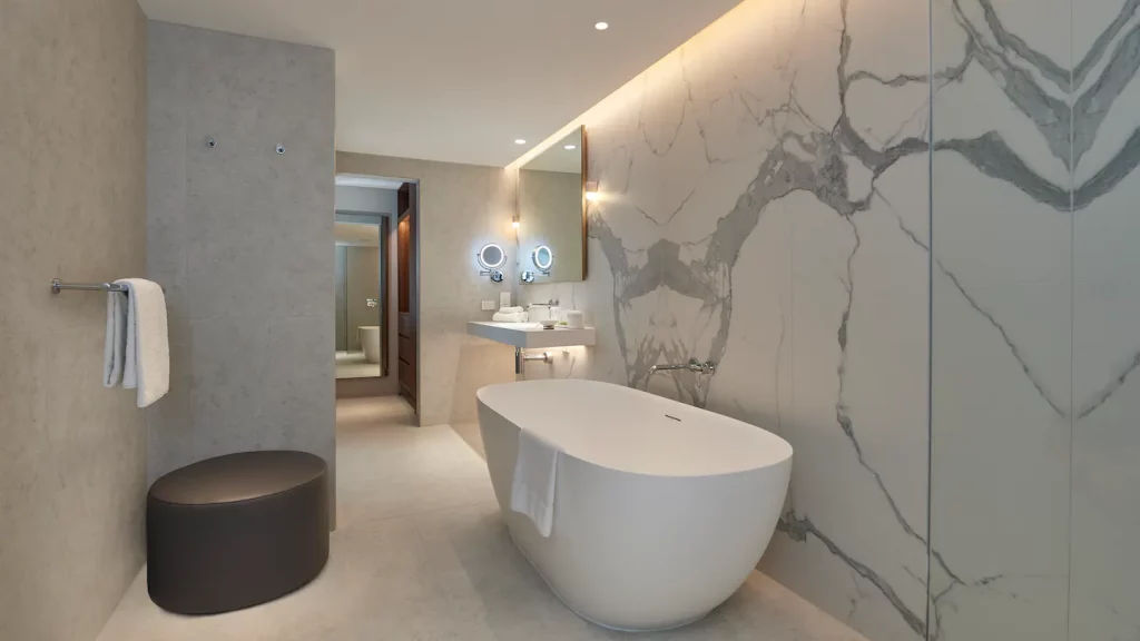 king premier suite- parmelia hilton